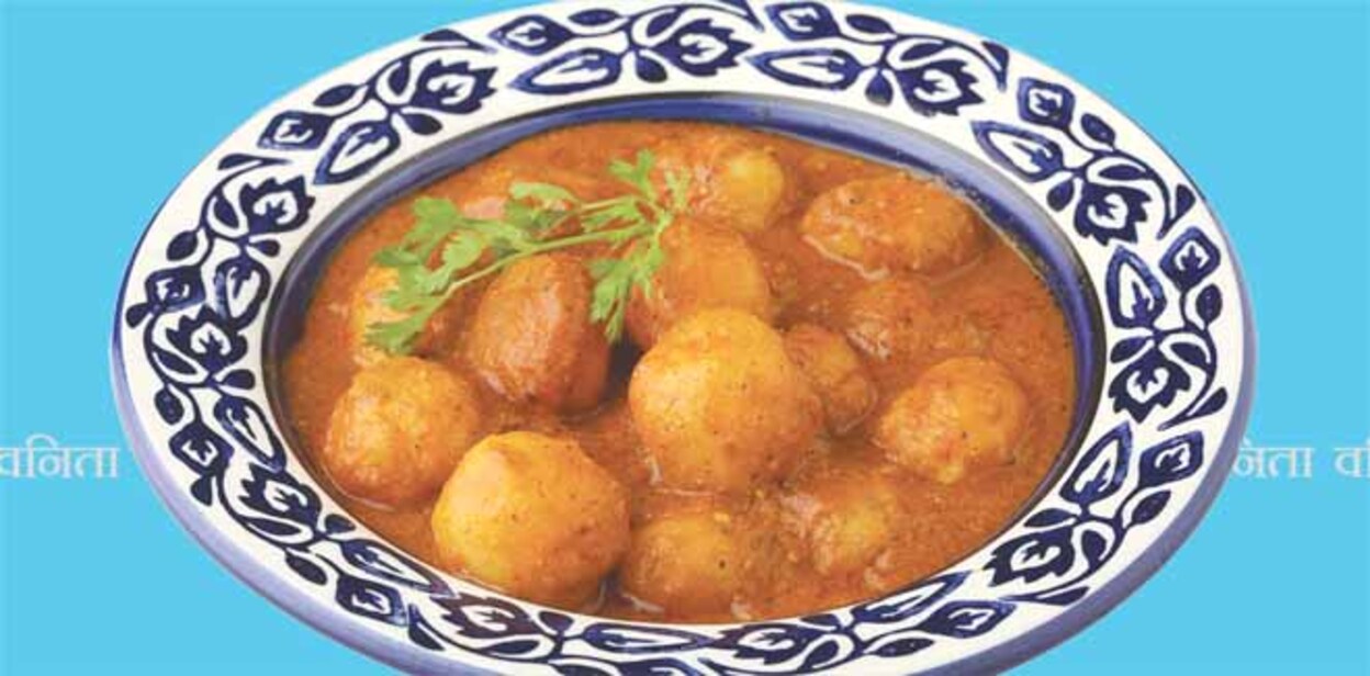 Indian fried potatoes Dum aloo in curry,Kashmiri Dum Aloo or spicy Potato Curry