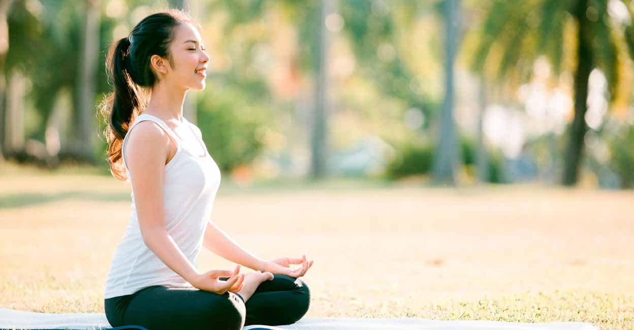 Woman Yoga - relax in nature